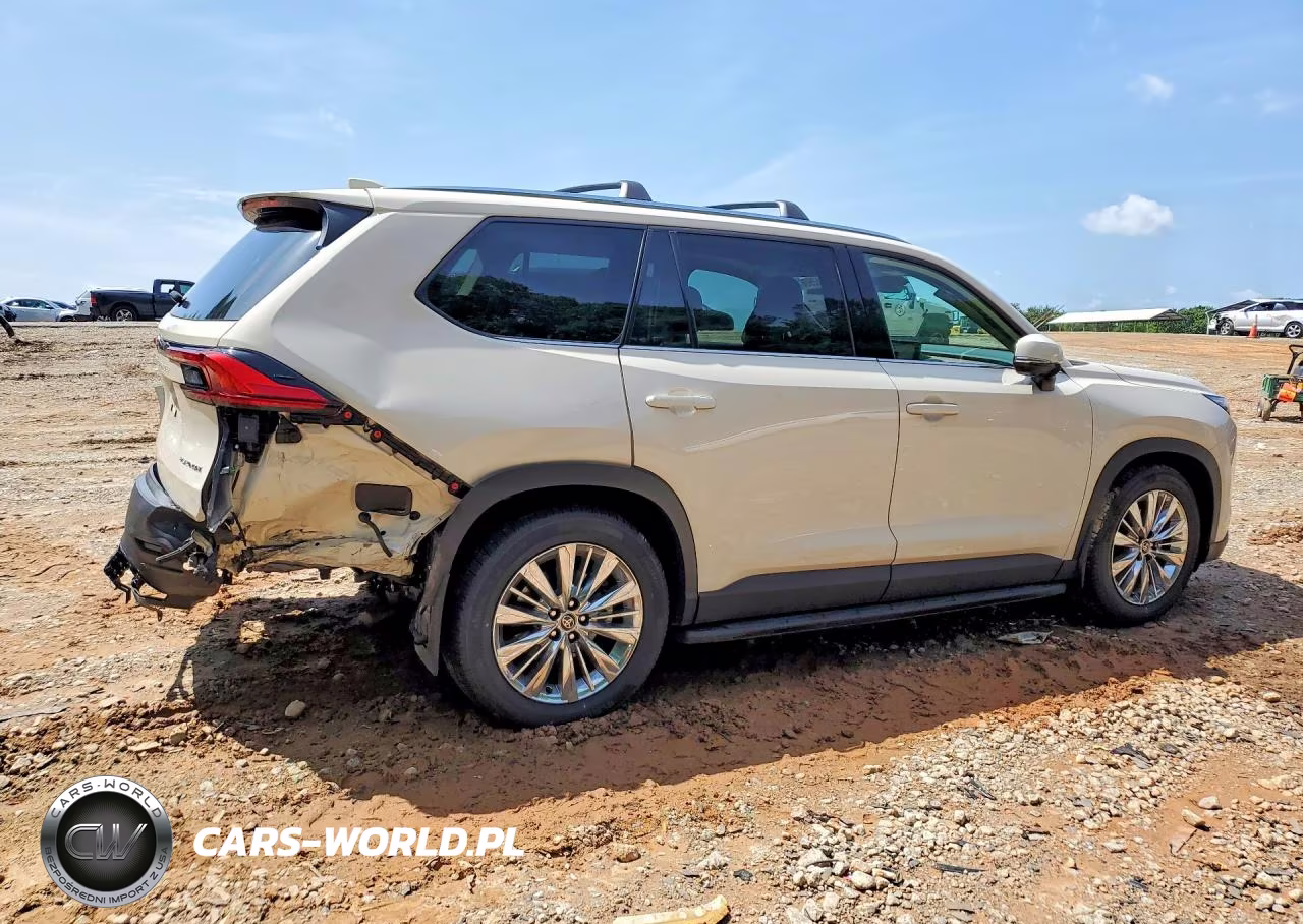 2024 Toyota Grand Highlander Platinum VIN:5TDAAAB55RS047941 - 3