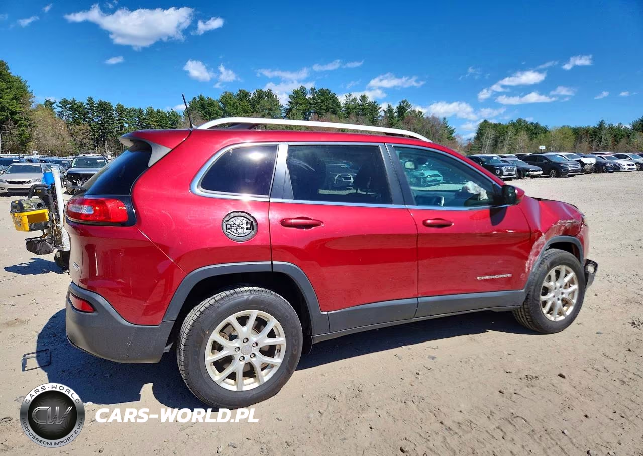 2016 Jeep Cherokee Latitude VIN:1C4PJMCB0GW330342 - 3