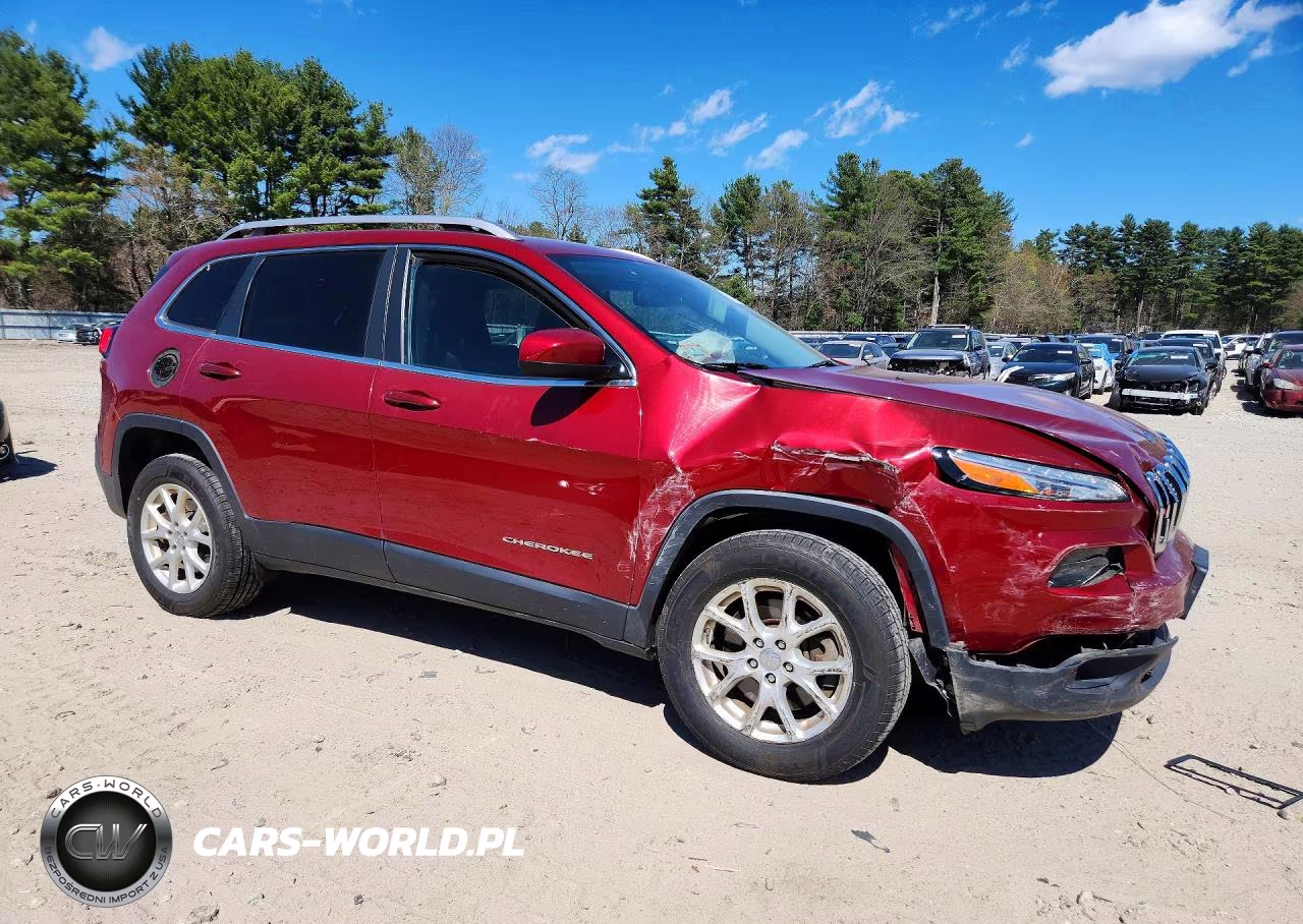 2016 Jeep Cherokee Latitude VIN:1C4PJMCB0GW330342 - 4