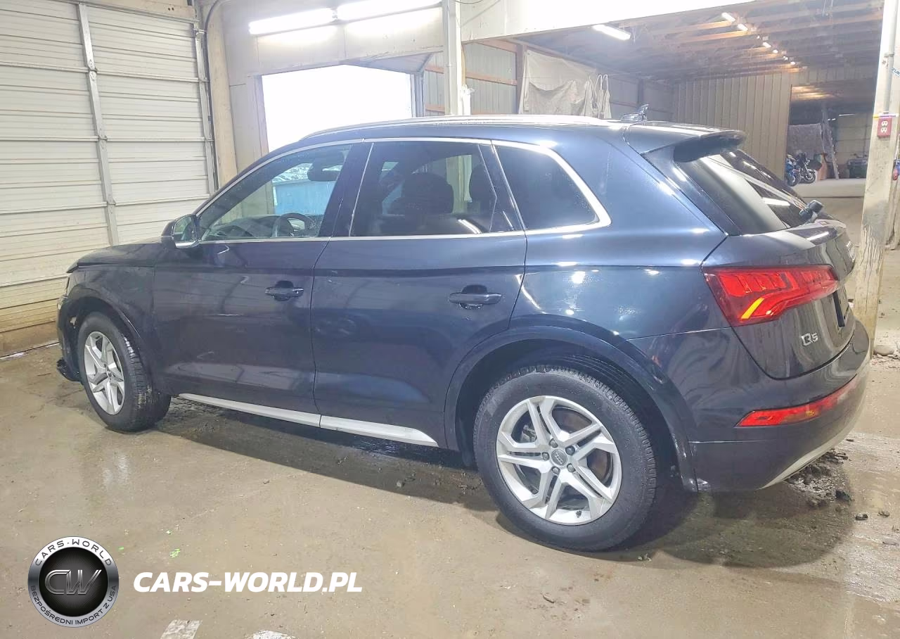 2019 Audi Q5 Premium VIN:WA1ANAFY4K2079599 - 2