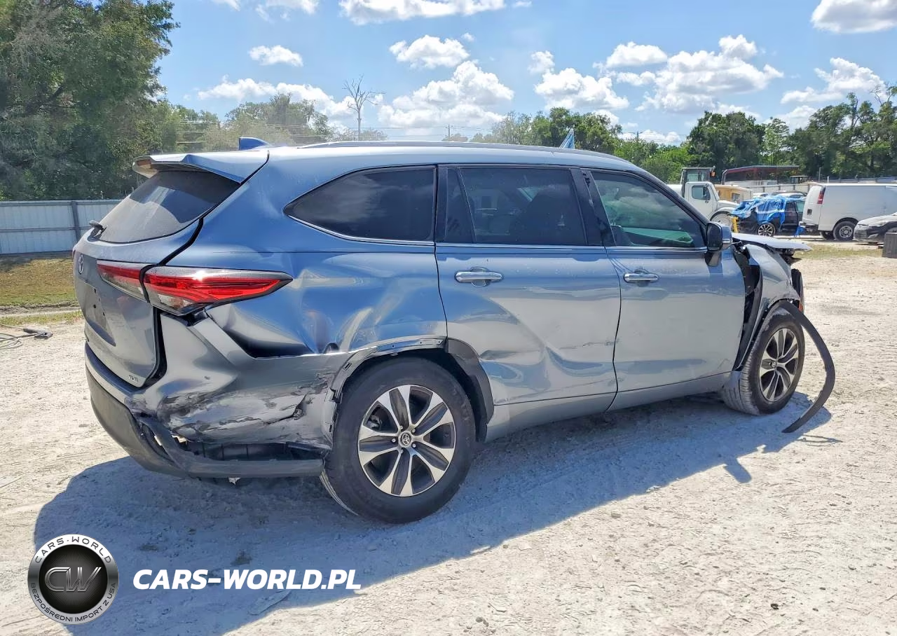 2022 Toyota Highlander Xle VIN:5TDGZRAH3NS101731 - 3