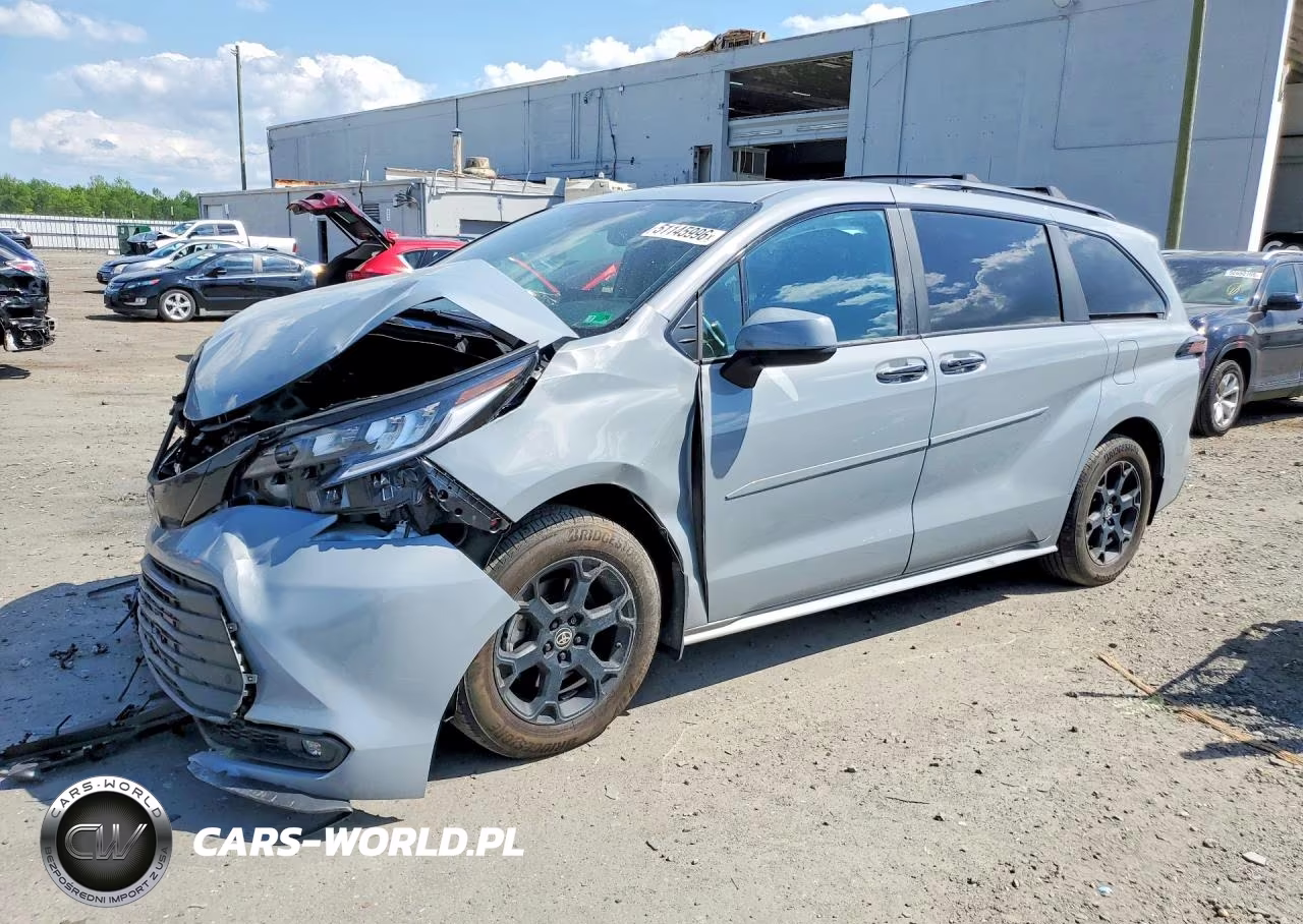 2025 Toyota Sienna Woodland Edition – zdjęcie 1 z 13