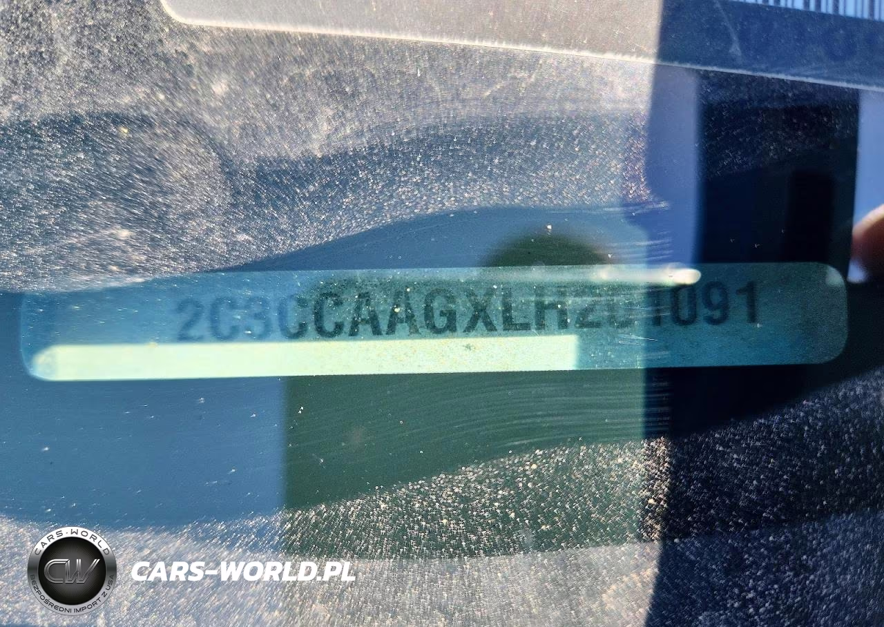 2020 Chrysler 300 Touring VIN:2C3CCAAGXLH201091 - 12