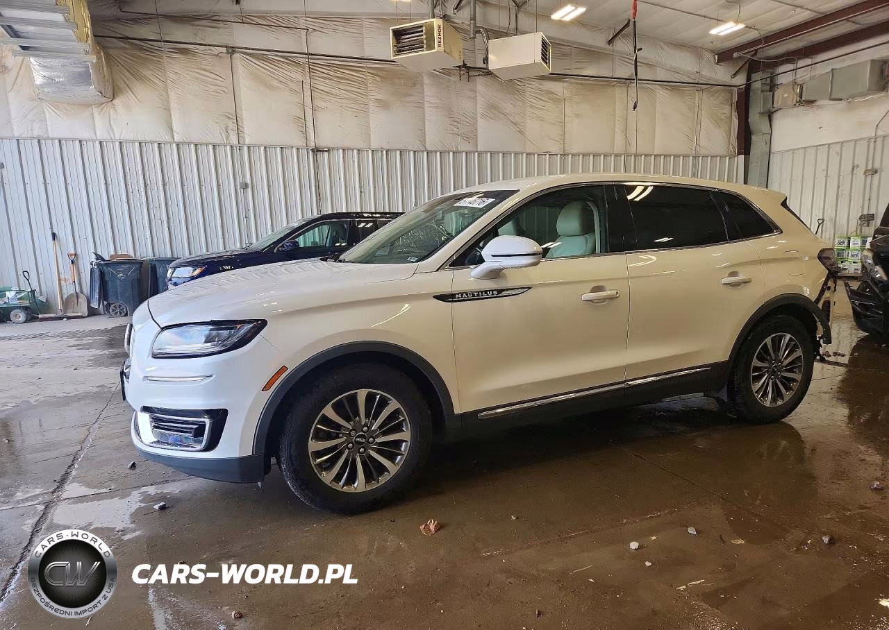 2019 Lincoln Nautilus Select