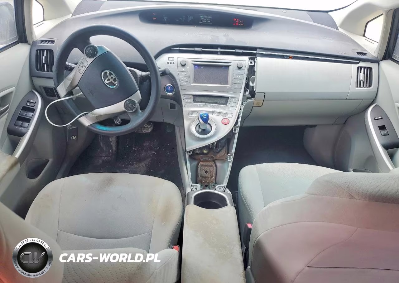 2015 Toyota Prius Two VIN:JTDKN3DU4F1937378 - 8