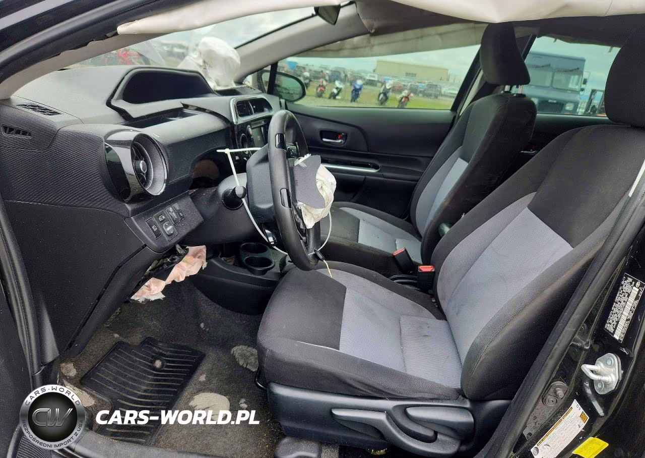 2018 Toyota Prius C Two VIN:JTDKDTB3XJ1601496 - 7