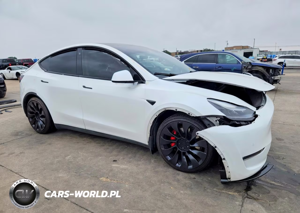 2022 Tesla Model Y VIN:7SAYGDEF0NF452268 - 4