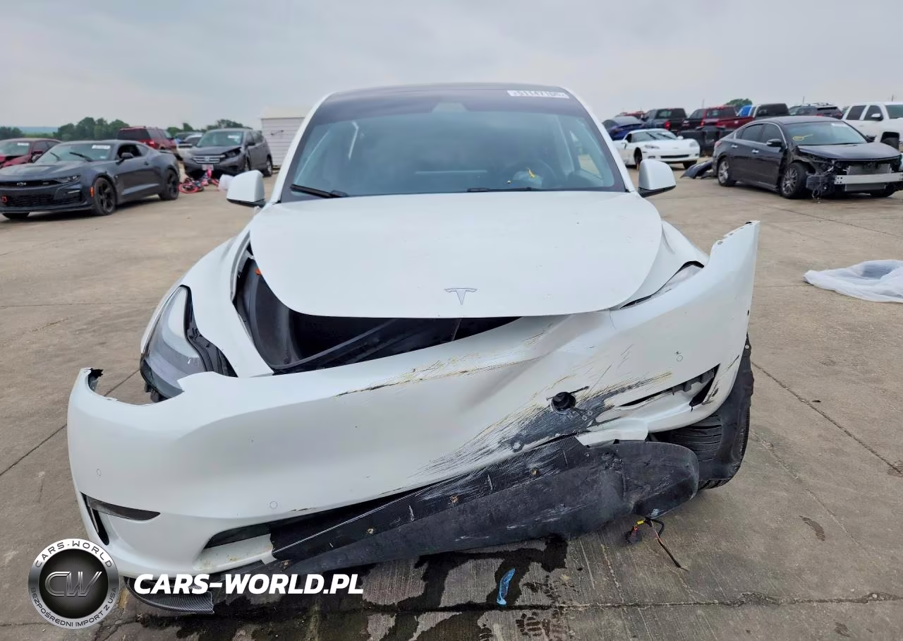 2022 Tesla Model Y VIN:7SAYGDEF0NF452268 - 5
