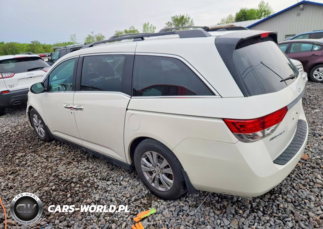 2015 Honda Odyssey VIN:5FNRL5H6XFB096816 - 2