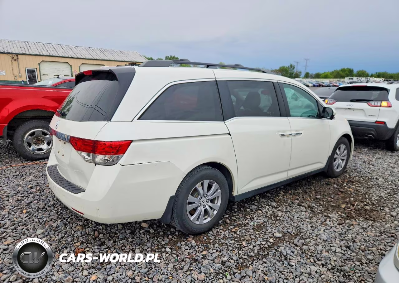 2015 Honda Odyssey VIN:5FNRL5H6XFB096816 - 3