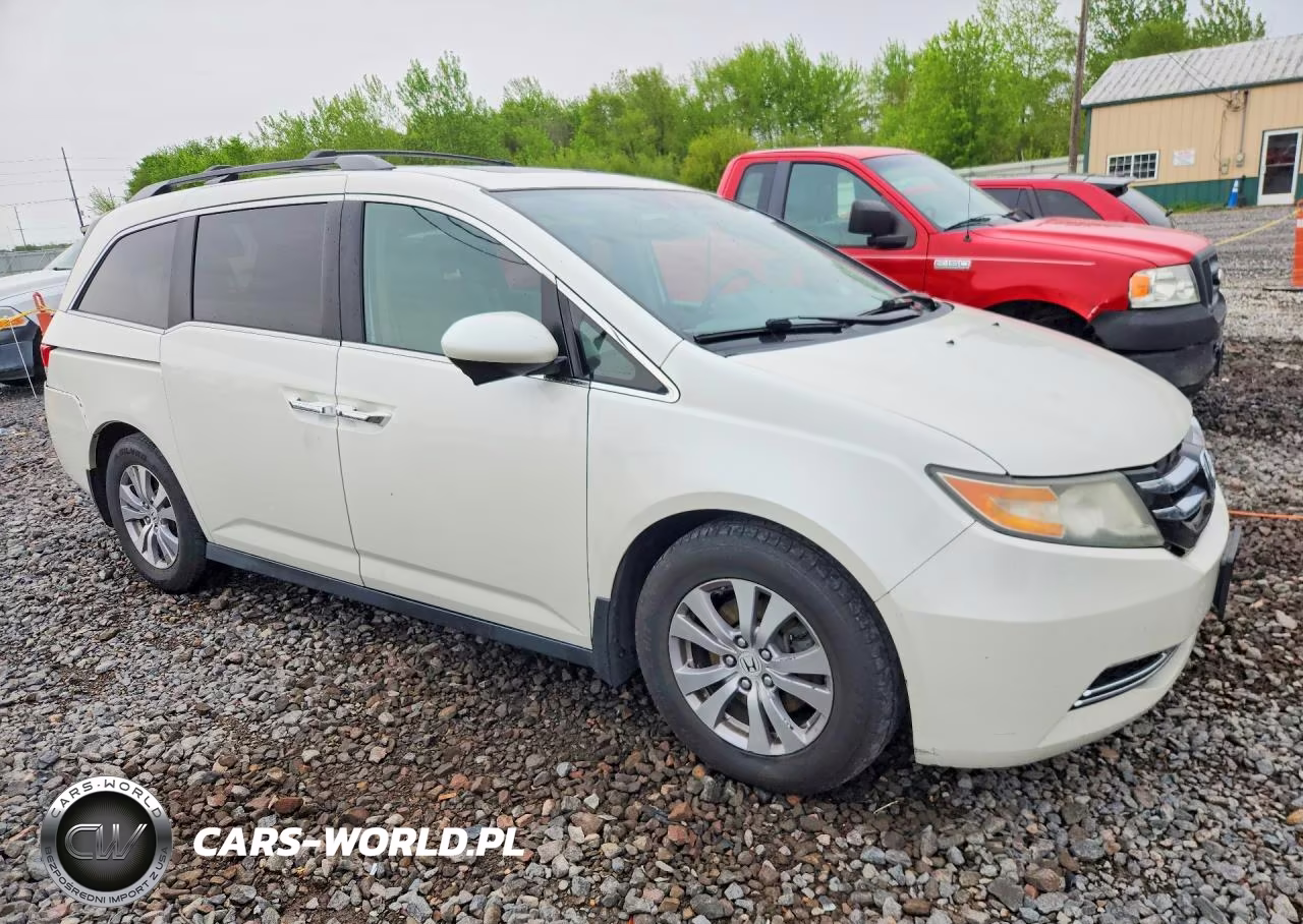 2015 Honda Odyssey VIN:5FNRL5H6XFB096816 - 4