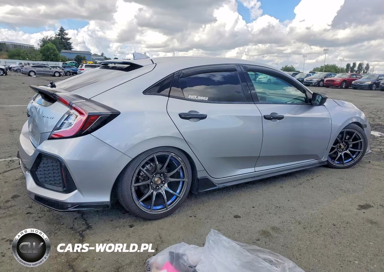 2018 Honda Civic Sport VIN:SHHFK7H42JU426116 - 3