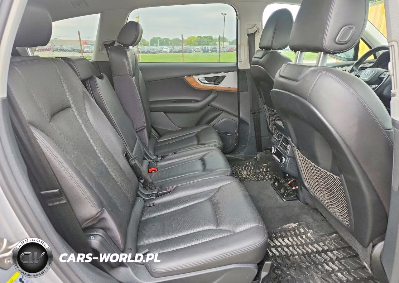 2017 Audi Q7 Prestige VIN:WA1VAAF70HD026402 - 11