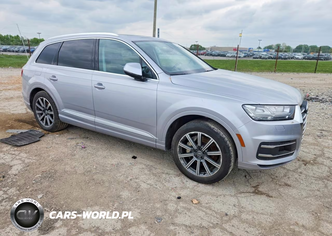 2017 Audi Q7 Prestige VIN:WA1VAAF70HD026402 - 4