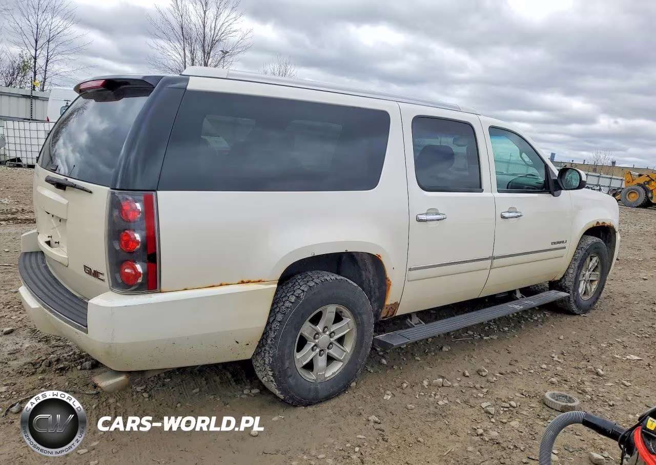 2011 GMC Yukon Xl Denali VIN:1GKS2MEF4BR299924 - 3