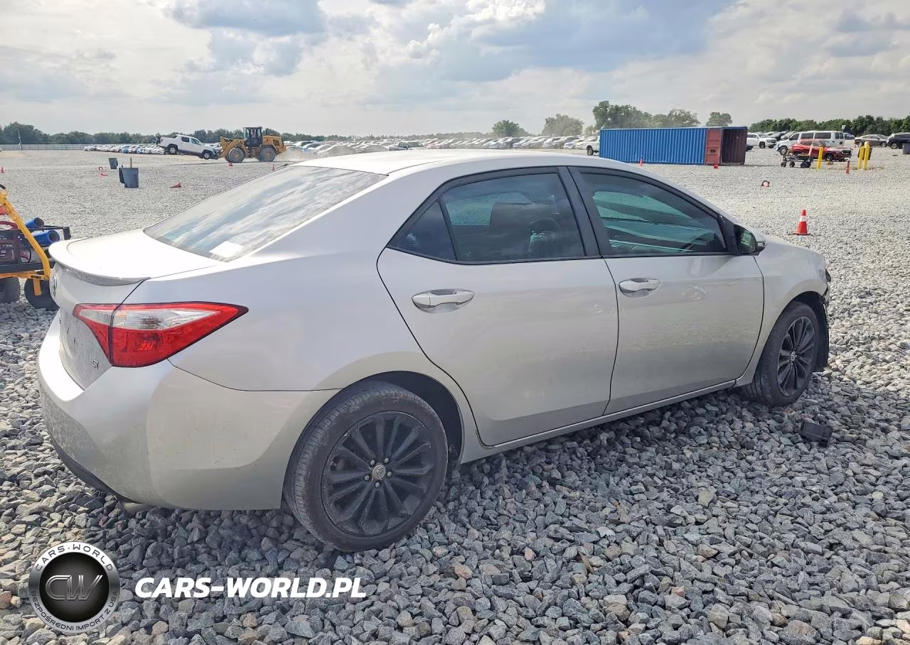 2015 Toyota Corolla S Plus VIN:2T1BURHE4FC350876 - 3