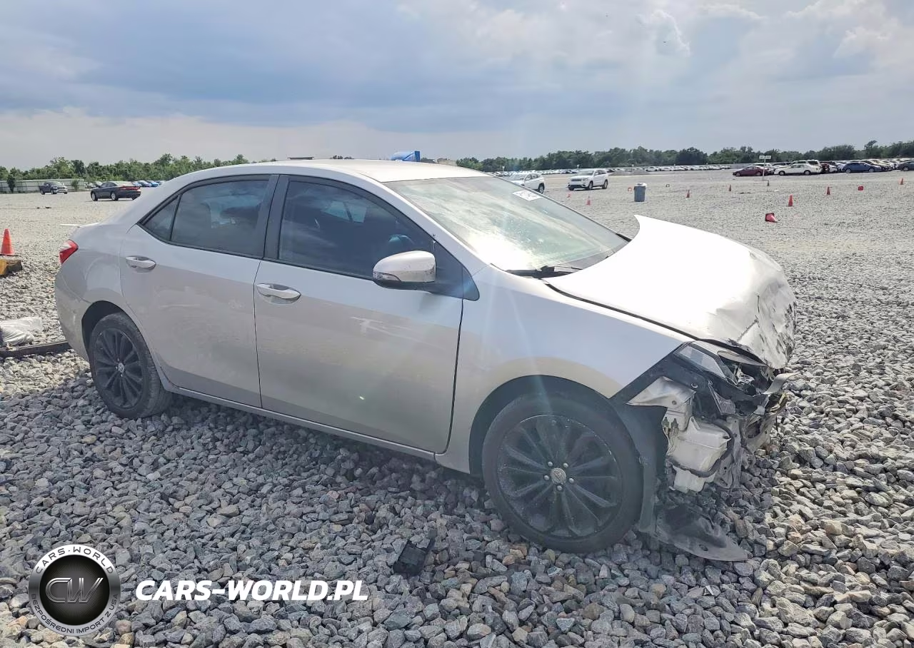 2015 Toyota Corolla S Plus VIN:2T1BURHE4FC350876 - 4