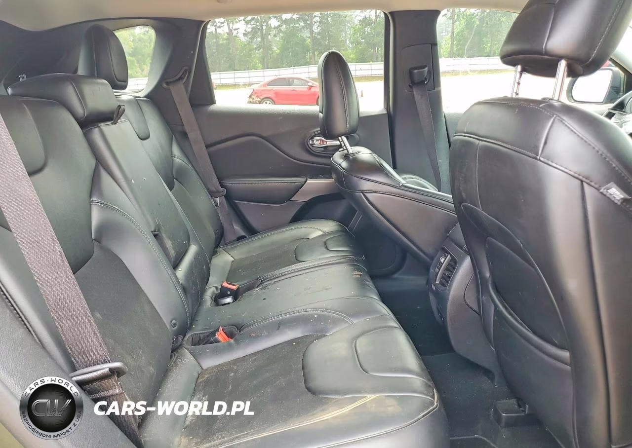 2019 Jeep Cherokee Latitude Plus VIN:1C4PJLLB2KD454613 - 10