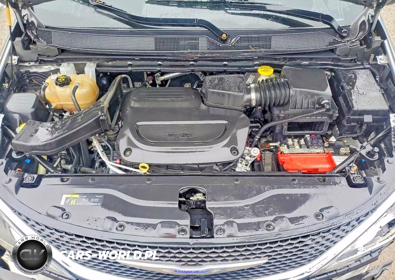 2020 Chrysler Pacifica Touring L VIN:2C4RC1BG0LR280074 - 12