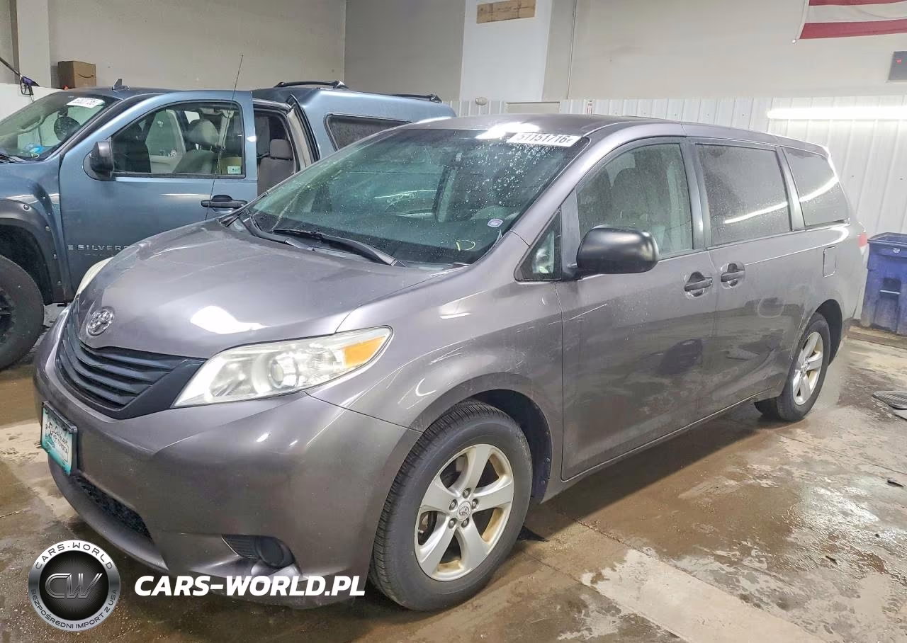 2011 Toyota Sienna Base 7-Passenger
