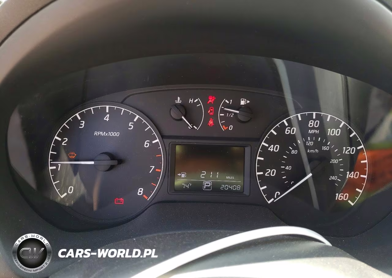 2016 Nissan Sentra S VIN:3N1AB7AP1GY324452 - 9