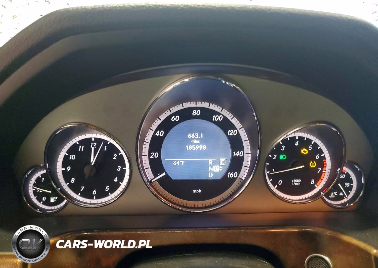 2010 Mercedes-Benz E550 VIN:WDDHF9AB4AA236643 - 9
