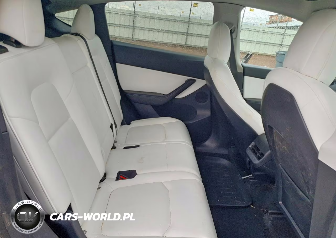 2022 Tesla Model Y VIN:7SAYGAEE3NF433879 - 10