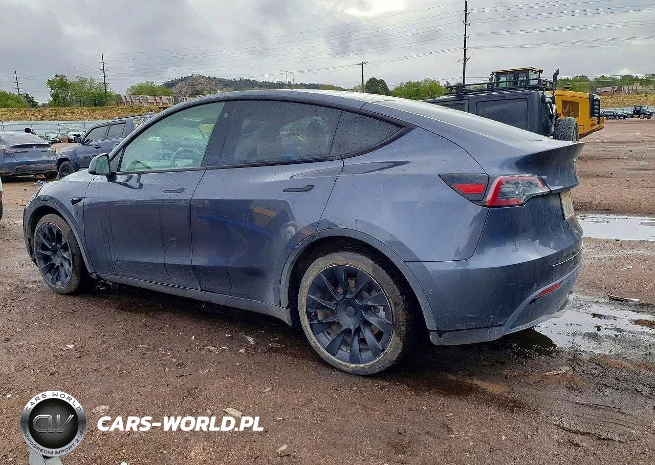 2022 Tesla Model Y VIN:7SAYGAEE3NF433879 - 2