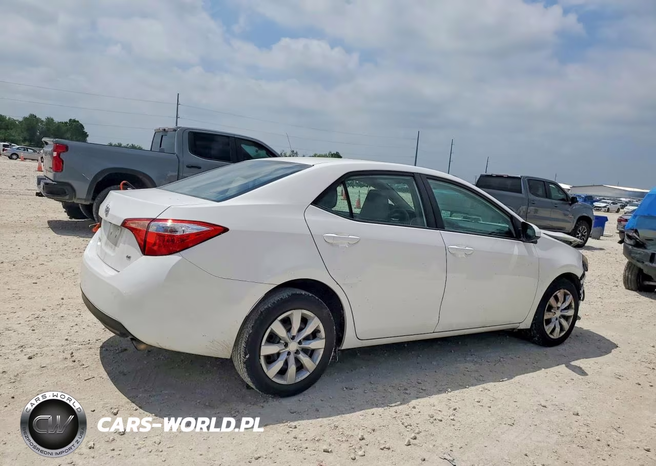 2016 Toyota Corolla Le VIN:5YFBURHE9GP480136 - 3