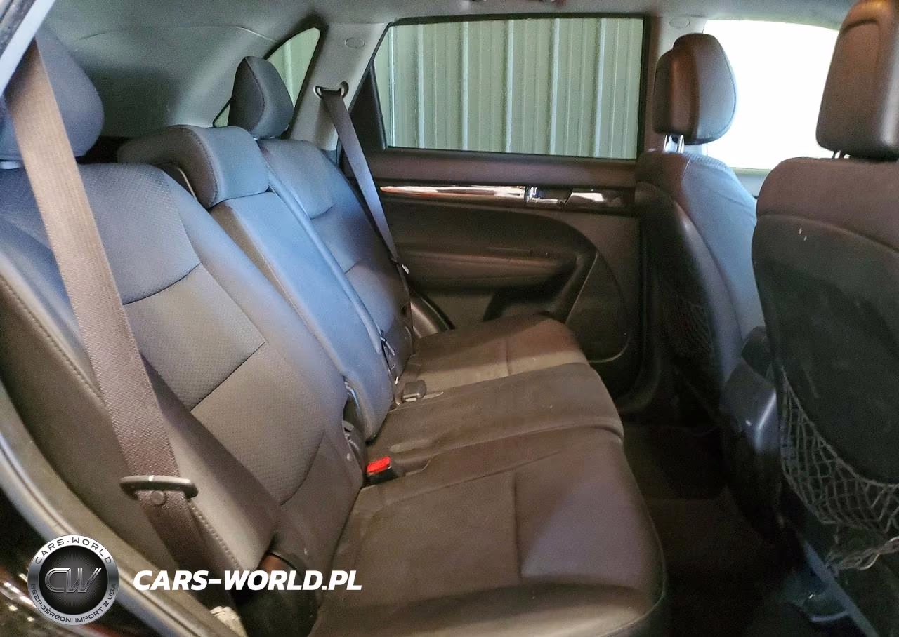 2011 Kia Sorento Lx VIN:5XYKTCA11BG111856 - 11