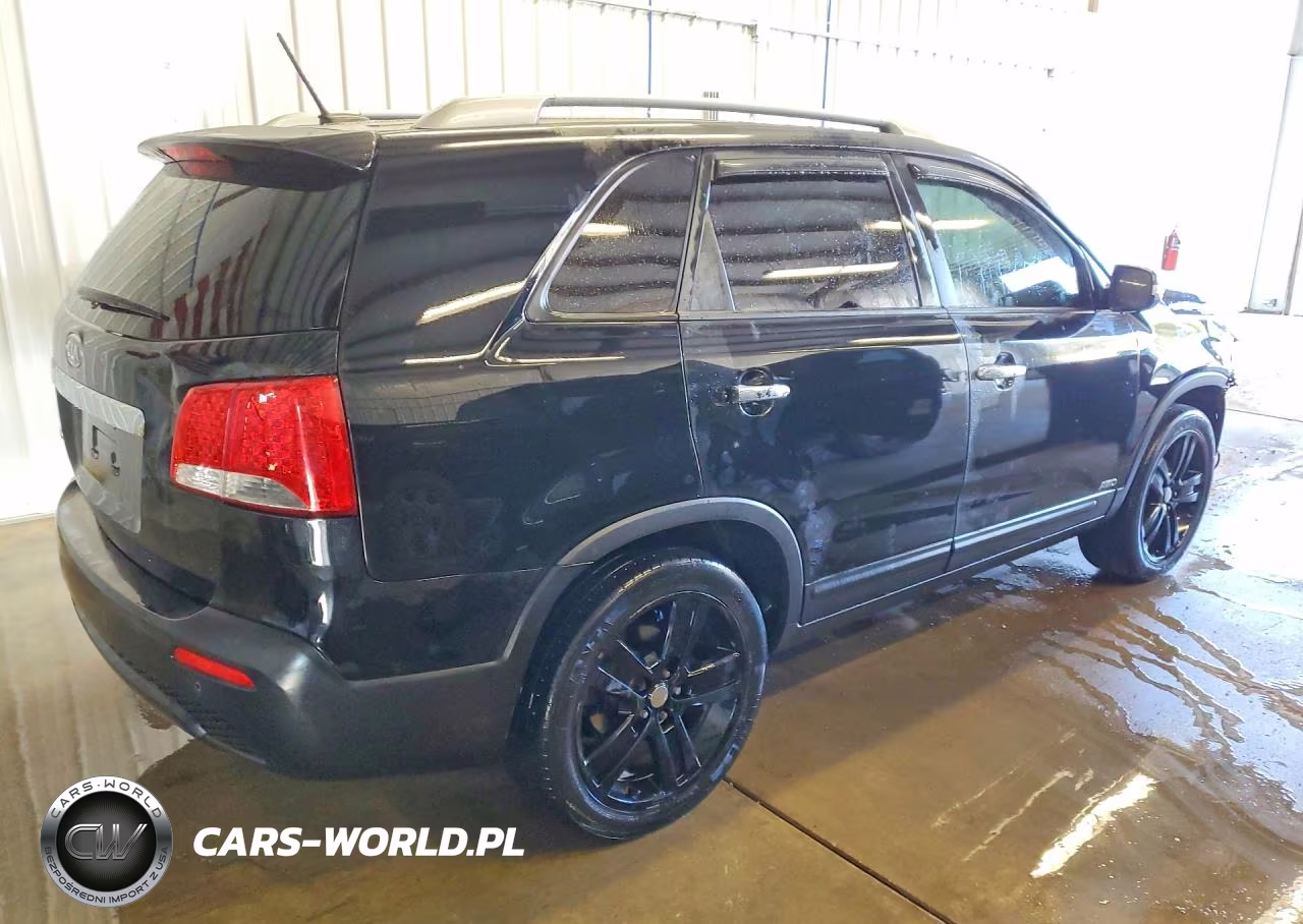 2011 Kia Sorento Lx VIN:5XYKTCA11BG111856 - 3
