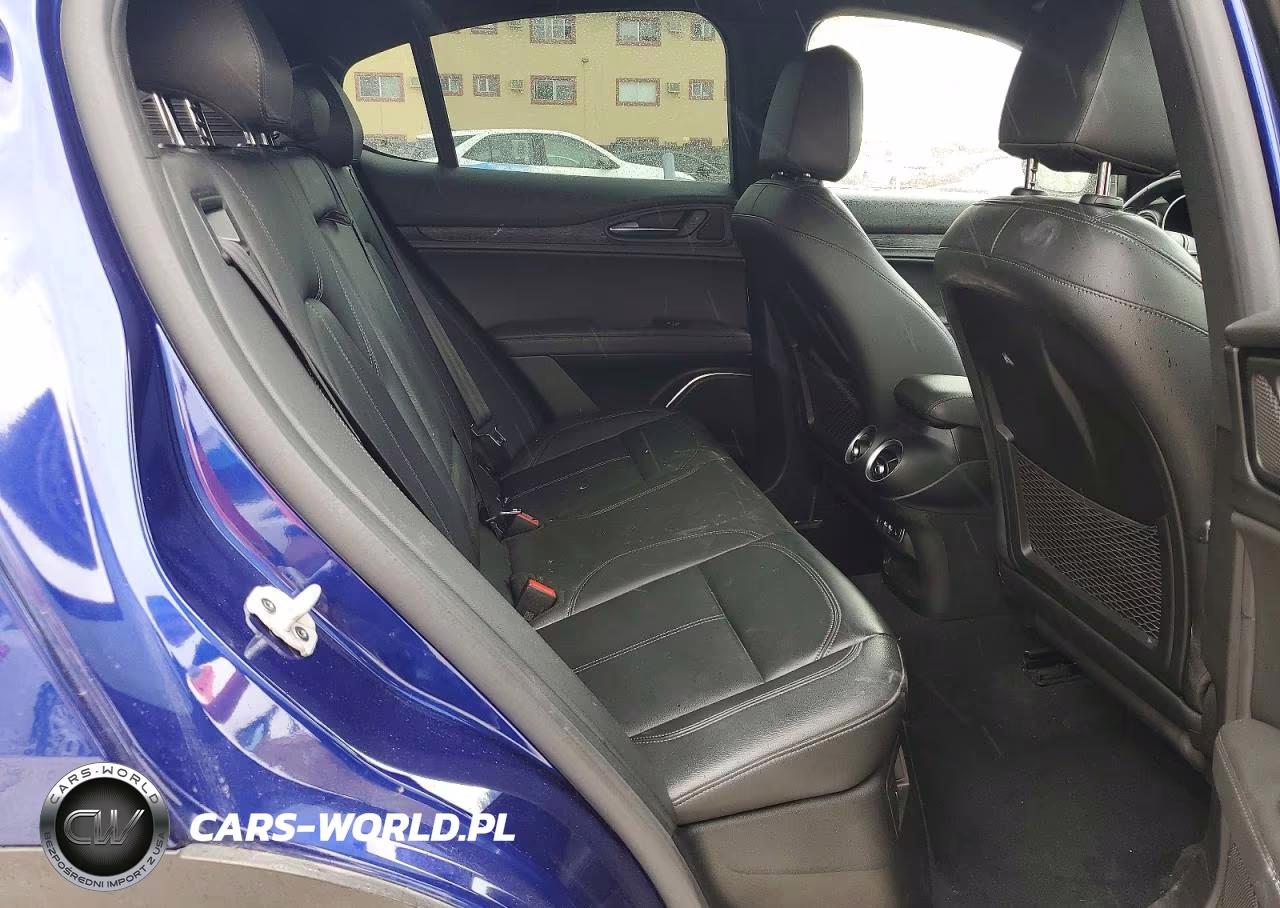 2023 Alfa Romeo Stelvio Sprint VIN:ZASPAJAN4P7D50509 - 10