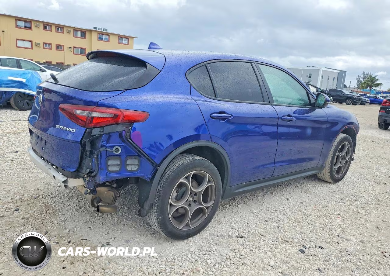 2023 Alfa Romeo Stelvio Sprint VIN:ZASPAJAN4P7D50509 - 3