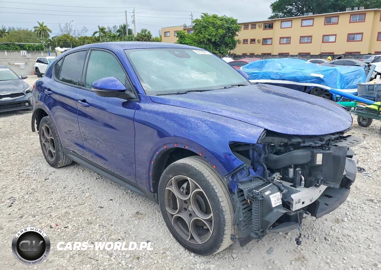 2023 Alfa Romeo Stelvio Sprint VIN:ZASPAJAN4P7D50509 - 4