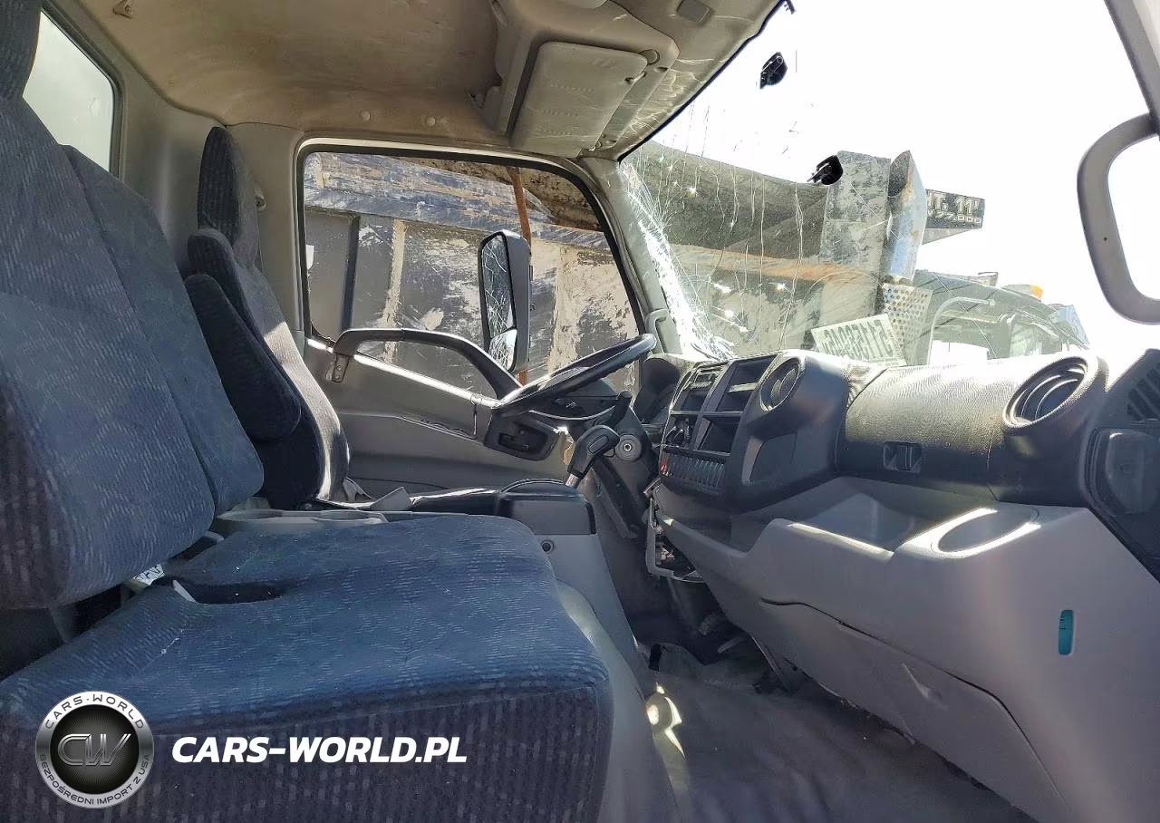 2019 Hino 155 Box Truck VIN:JHHXDM1HXKK010084 - 7