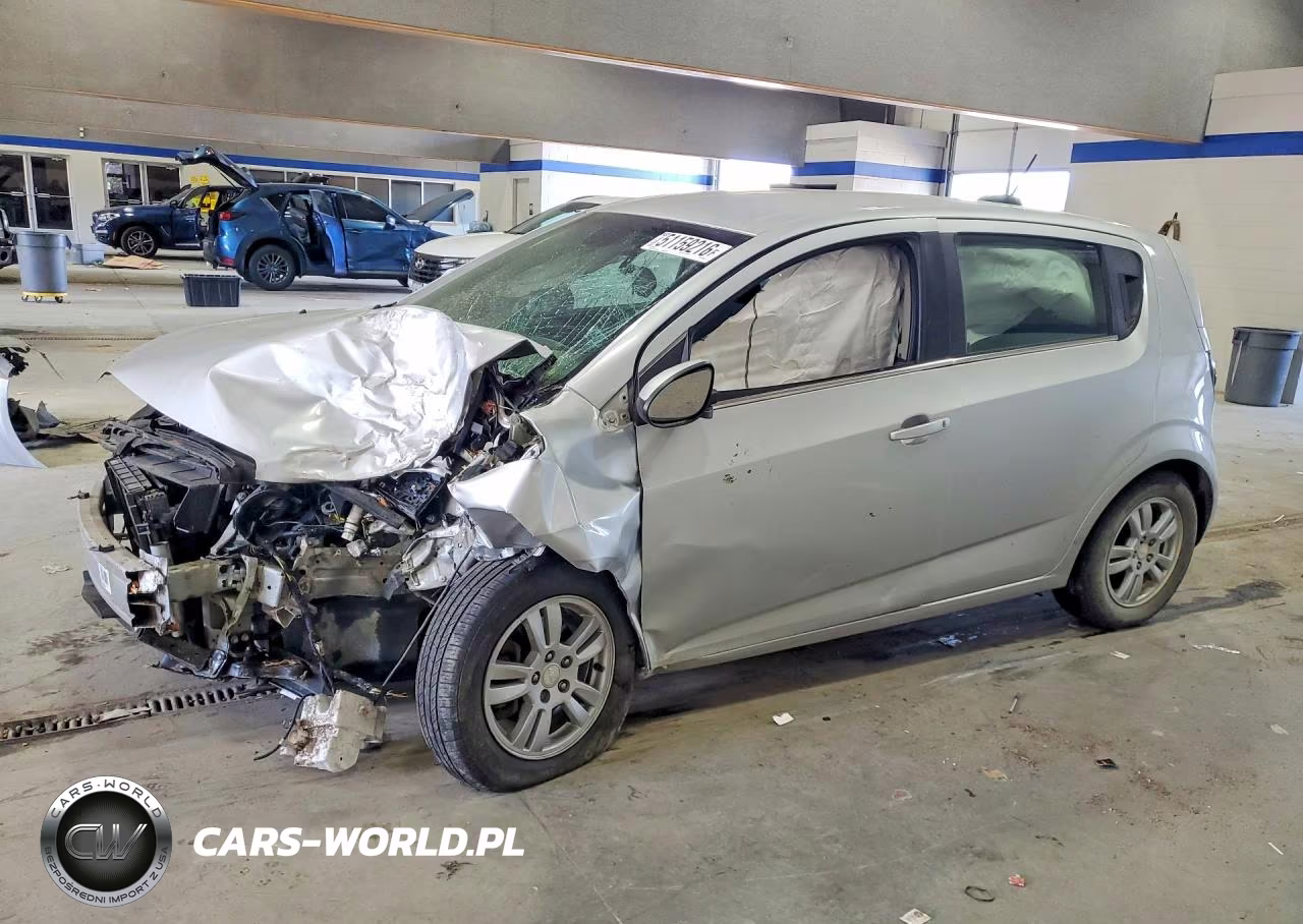 2016 Chevrolet Sonic Lt – zdjęcie 1 z 12