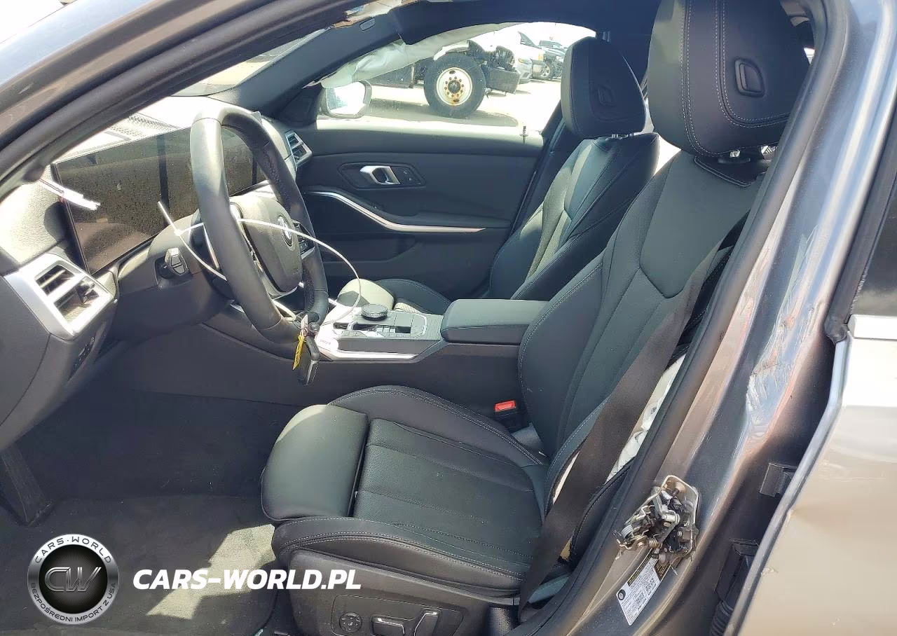 2025 BMW 330I VIN:3MW69CW0XS8F72790 - 7