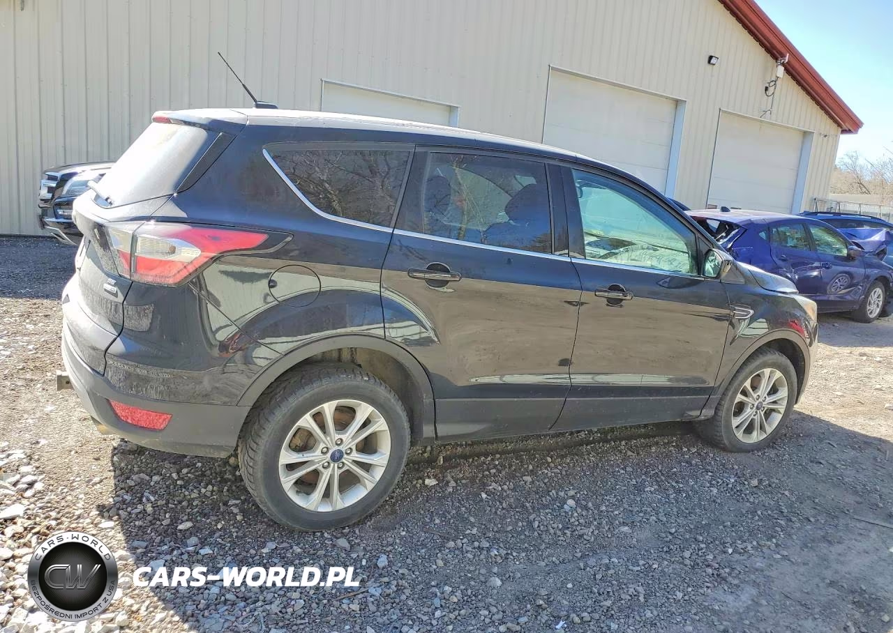 2017 Ford Escape Se VIN:1FMCU9G93HUE61445 - 3