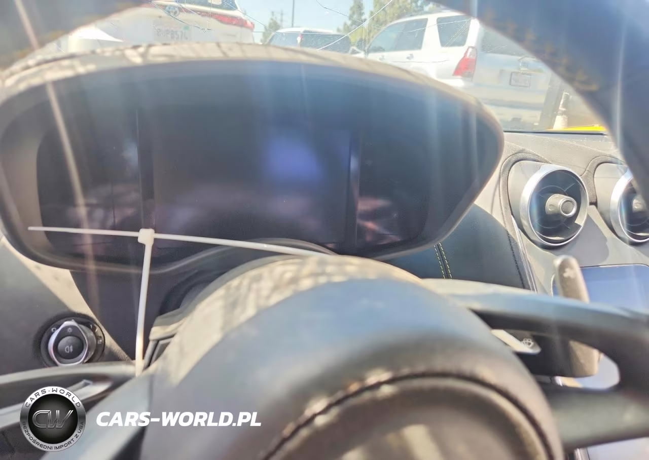 2016 Mclaren Automotive 570S VIN:SBM13DAA5GW000603 - 9