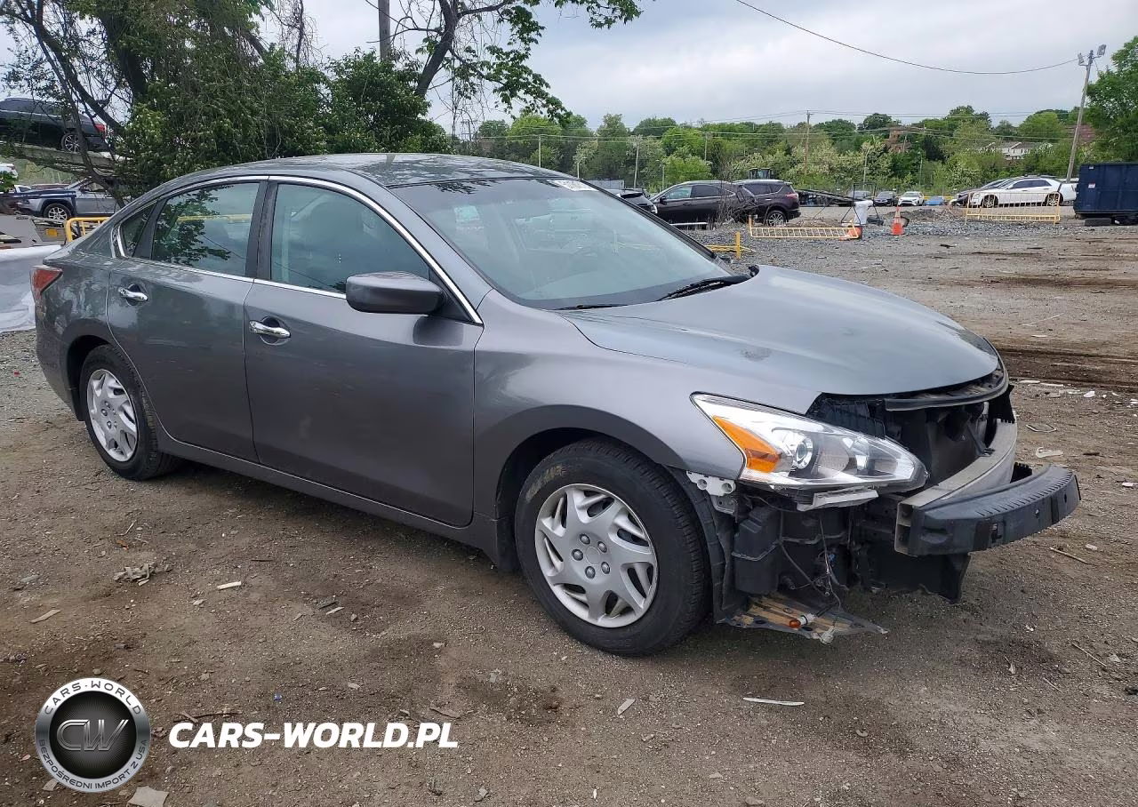 2015 Nissan Altima 2.5 S VIN:1N4AL3AP4FC257832 - 4