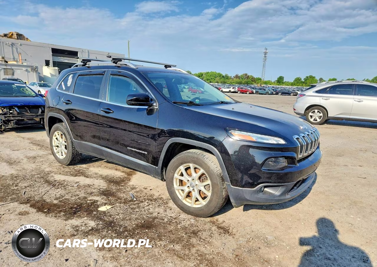 2015 Jeep Cherokee Latitude VIN:1C4PJMCB0FW604962 - 4