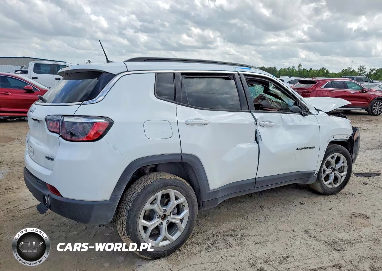 2024 Jeep Compass Latitude VIN:3C4NJDBN5RT119438 - 3
