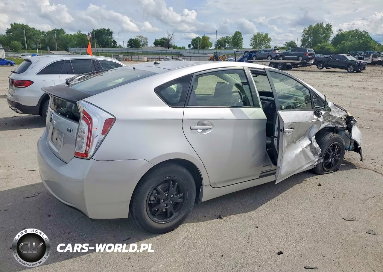 2012 Toyota Prius Two VIN:JTDKN3DU5C5505886 - 3