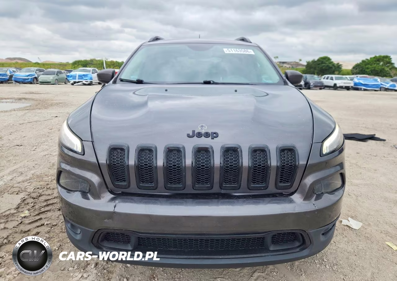 2018 Jeep Cherokee Latitude VIN:1C4PJLCB1JD596076 - 5