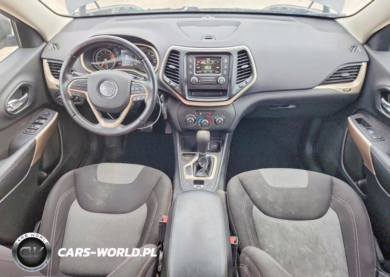 2018 Jeep Cherokee Latitude VIN:1C4PJLCB1JD596076 - 8