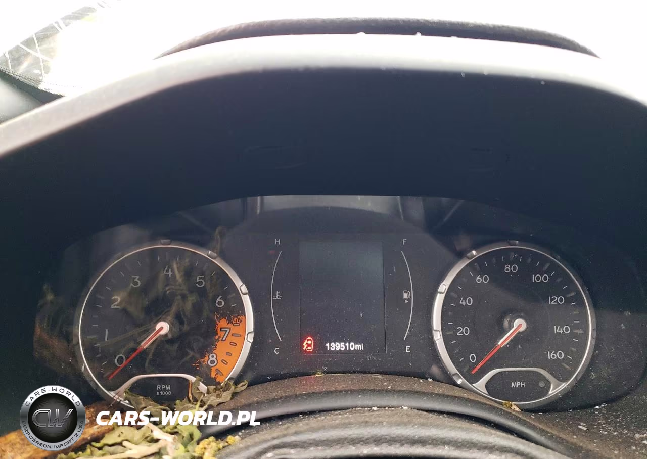 2018 Jeep Renegade VIN:ZACCJBAB4JPH49854 - 9