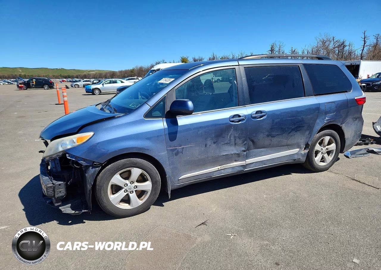2015 Toyota Sienna Le