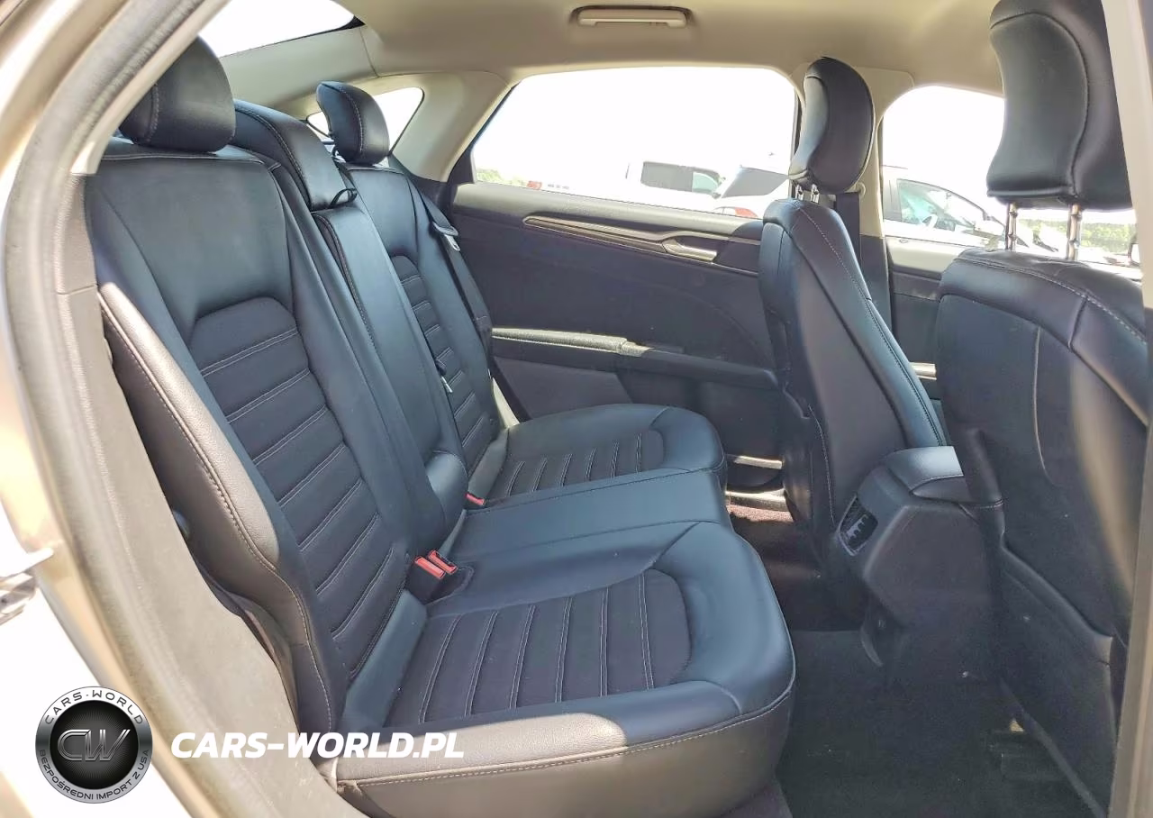 2017 Ford Fusion Se VIN:3FA6P0H73HR203702 - 10