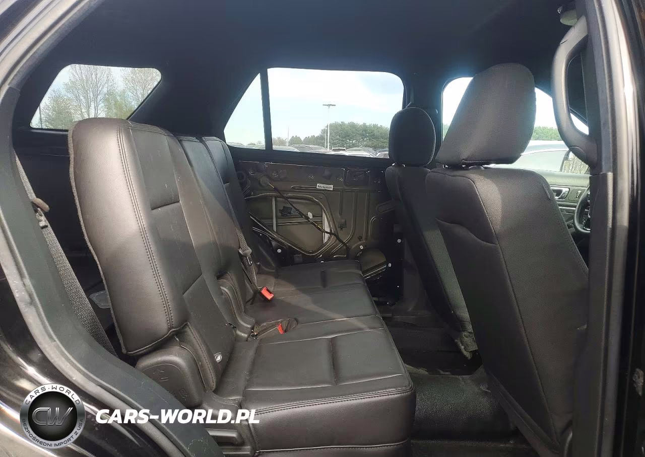 2018 Ford Explorer Police Interceptor VIN:1FM5K8AR5JGC75752 - 11