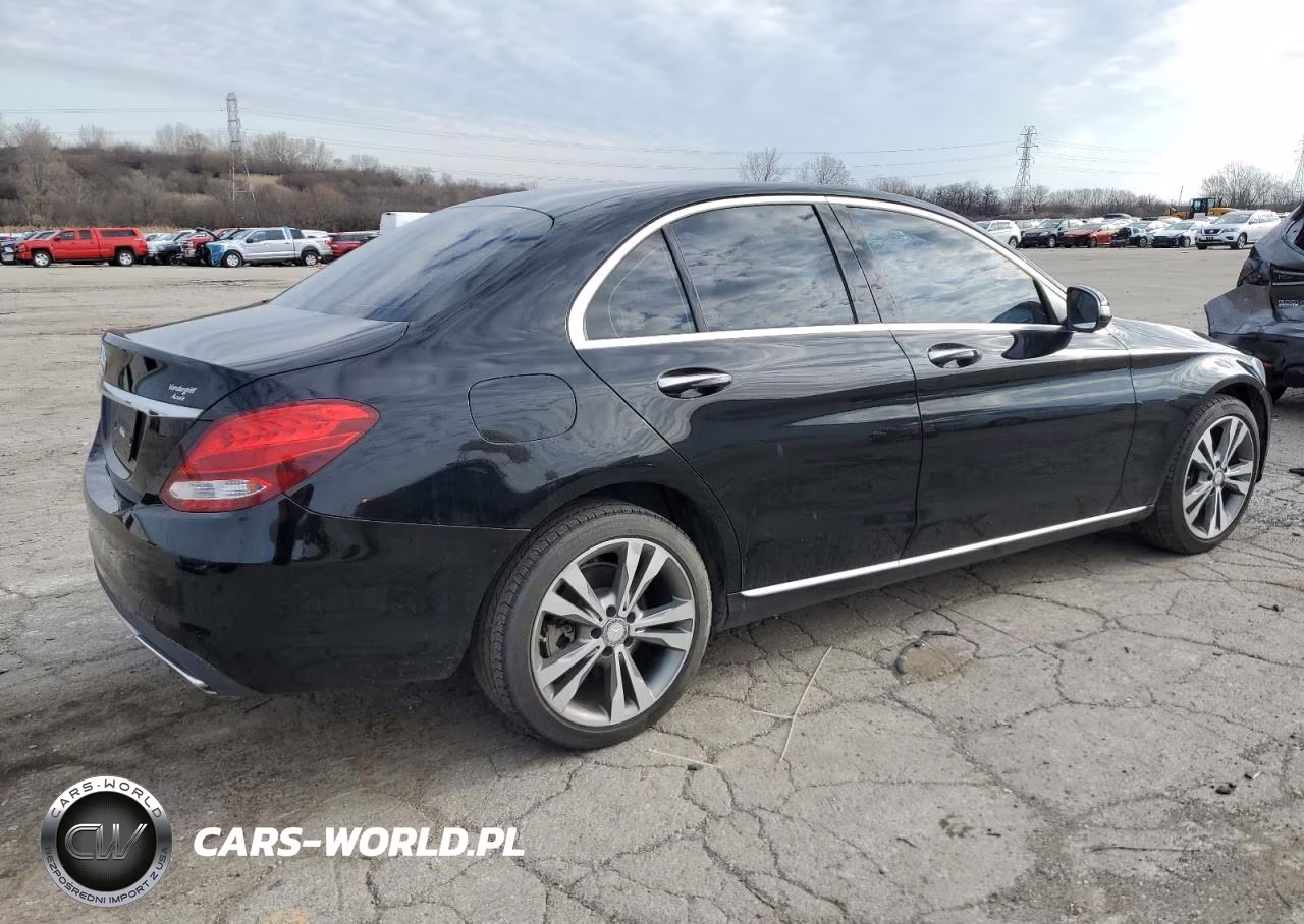 2015 Mercedes-Benz C 300 4Matic VIN:55SWF4KB2FU033444 - 3